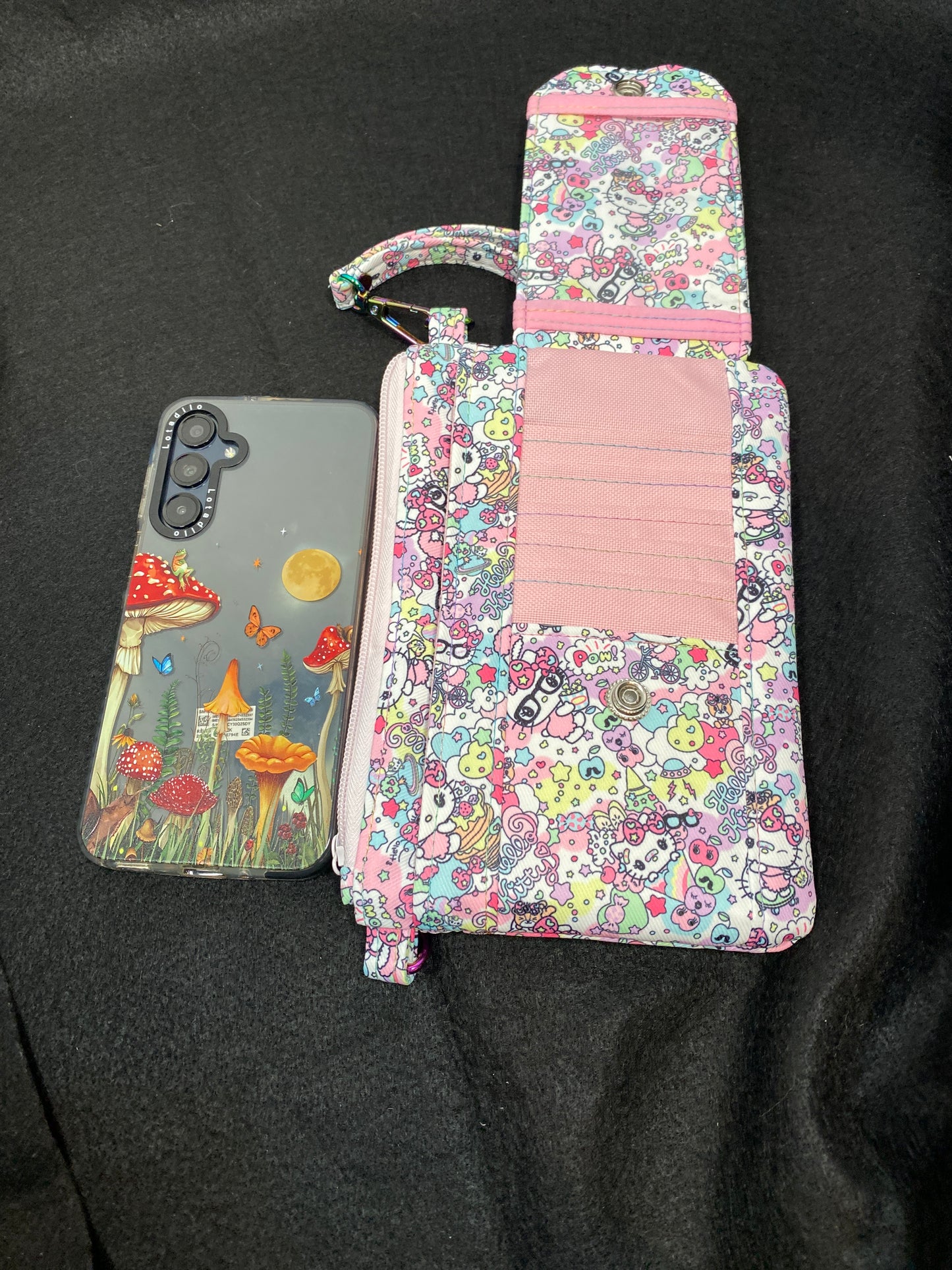 Hello Kitty themed big wallet -Pink