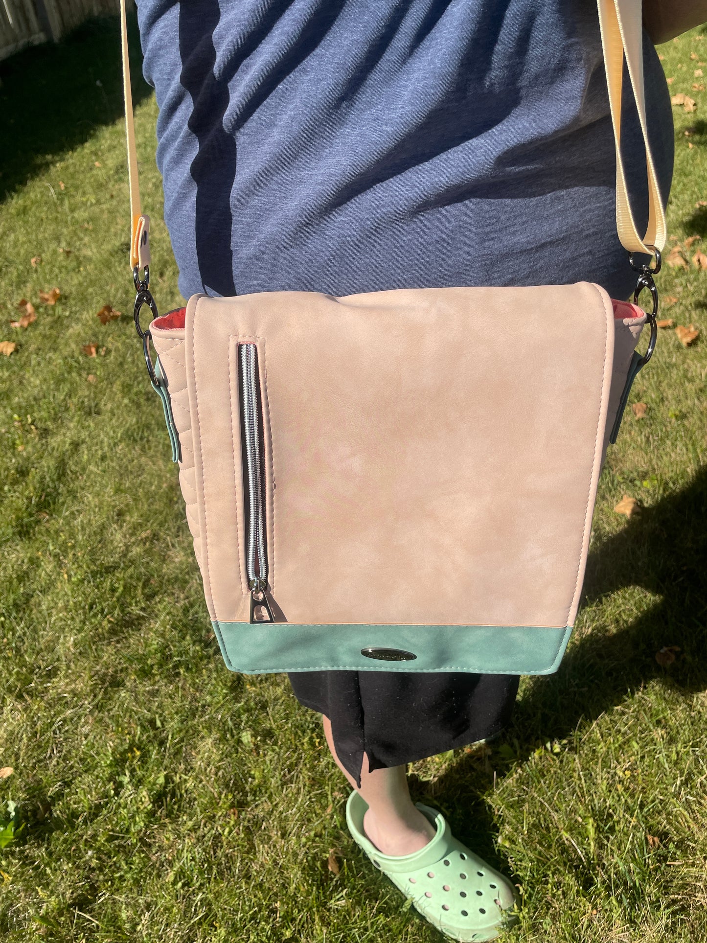 Mighty Messenger Bag - Pastel Pink