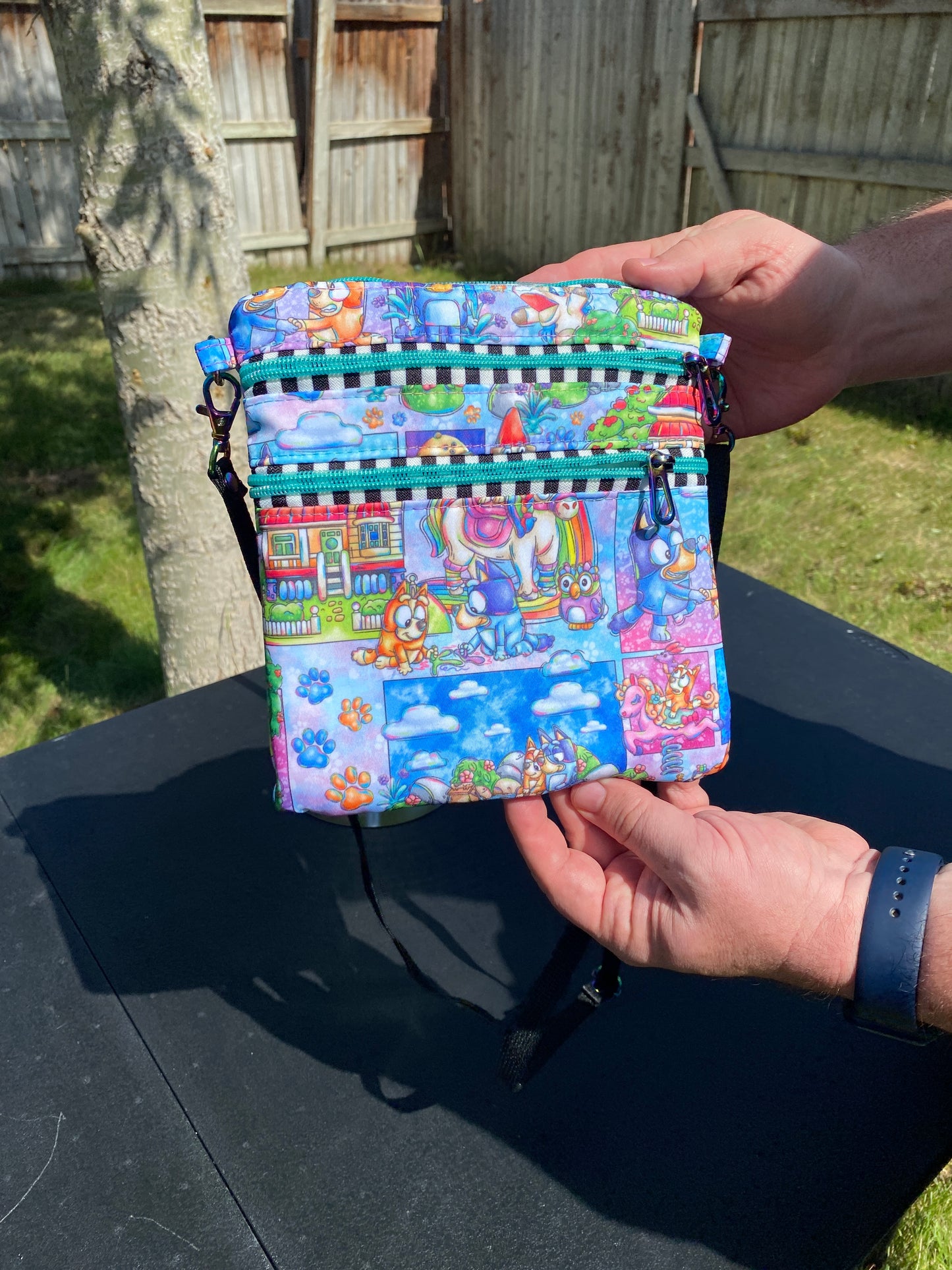 Zippy Shoulder Bag - Bluey Characters in blue