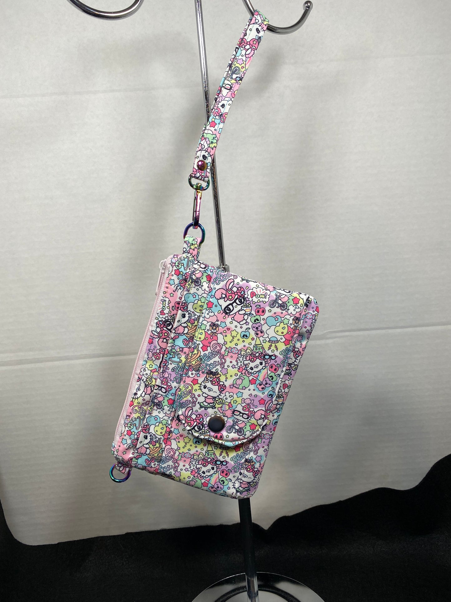 Hello Kitty themed big wallet -Pink